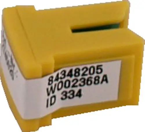 Gelber Parameterstecker mit eindeutiger Beschriftung, erkennbar an der Nummerierung, für eine HE-Pumpe von Wolf.